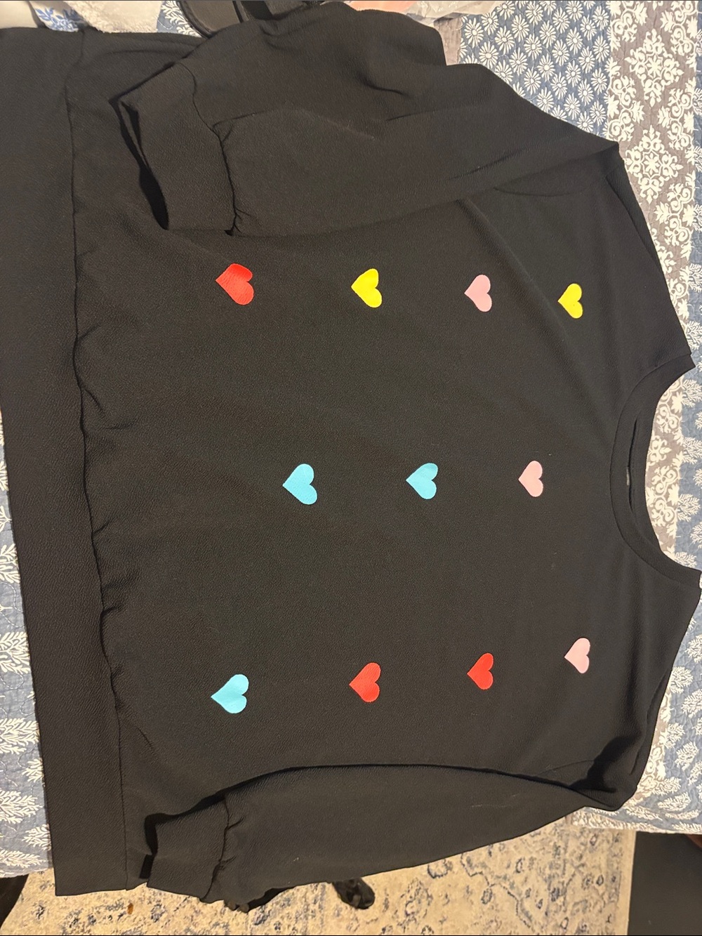 SHEIN Black Sweatshirt with Multicolor Heart Motif